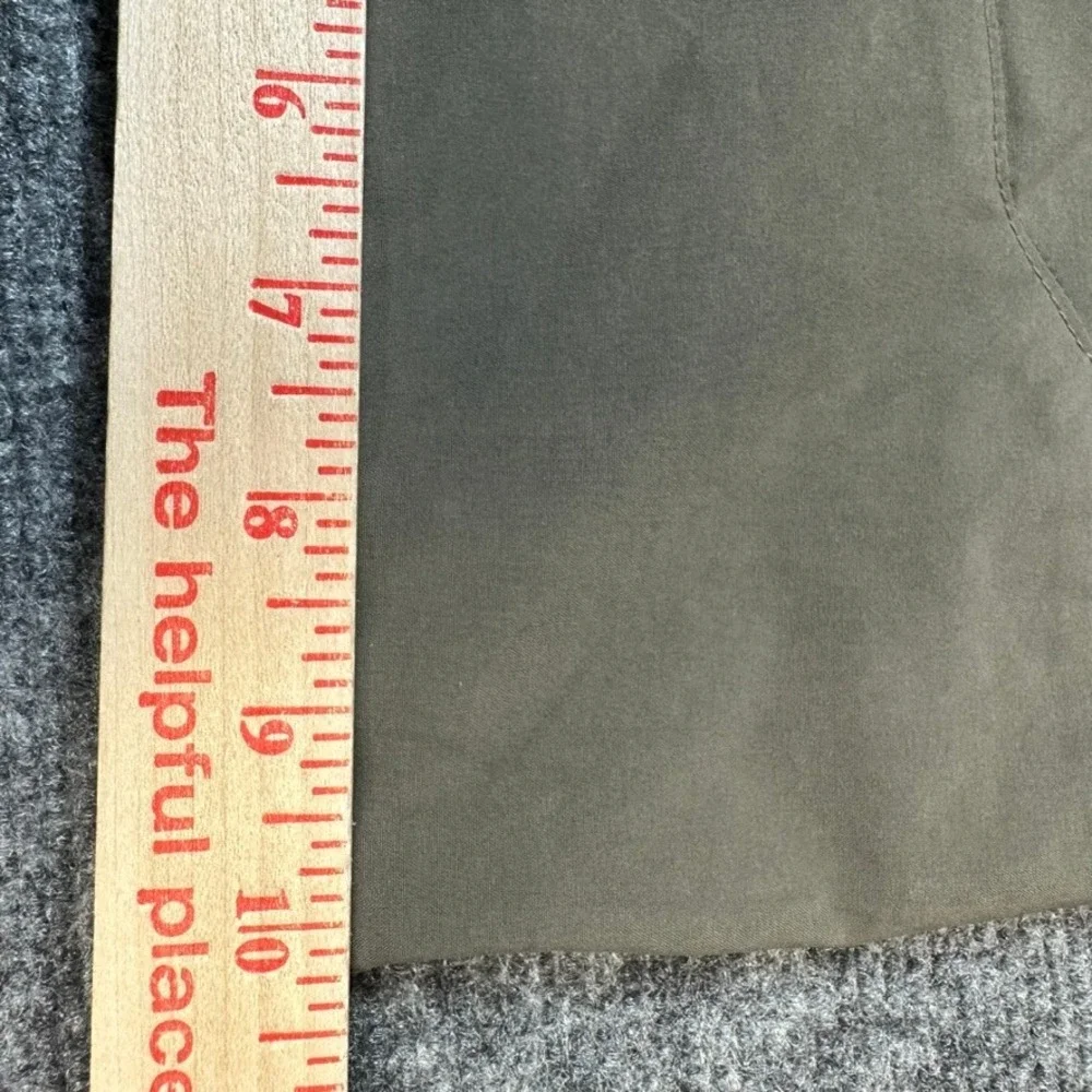 The North Face Mens Hiking Shorts Green Size 36 Elastic Waist Zip Pocket Stretch